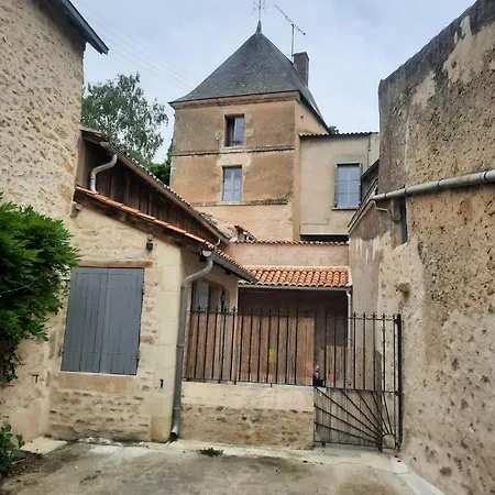 La Maison Du Donjon